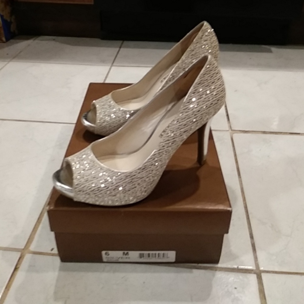 Size 6 Womens Heels